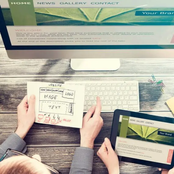 مصمم المواقع الالكترونية